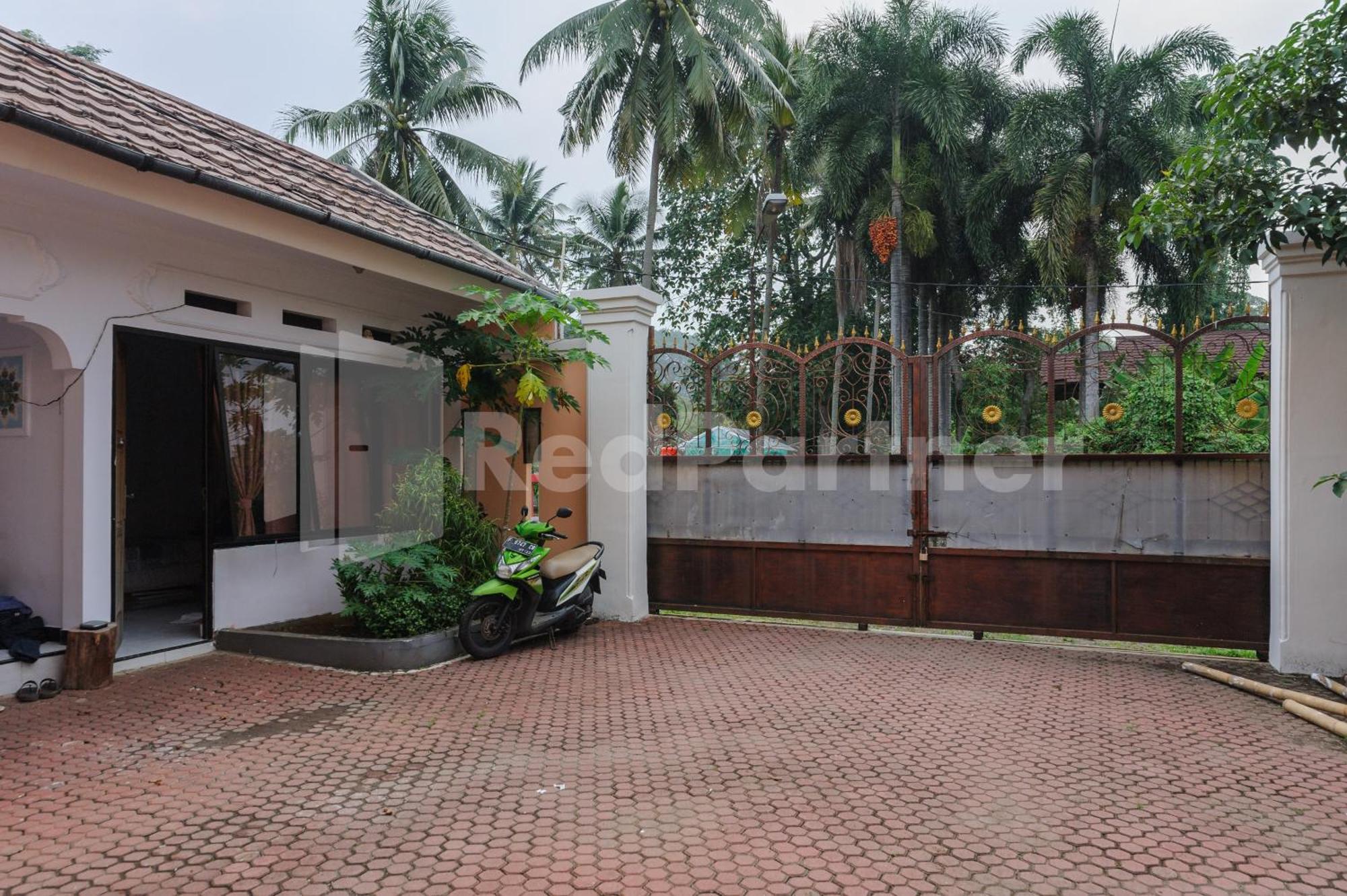 Pondok Cimanggu Syariah Mitra Reddoorz Bogor Exterior foto